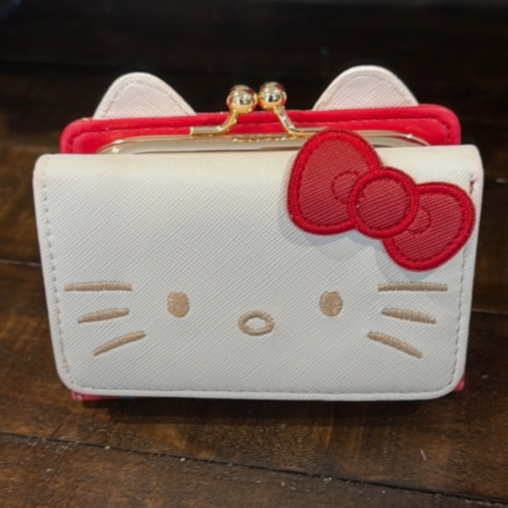 Hello Kitty Tri-Fold Wallet with Kisslock (EUC)